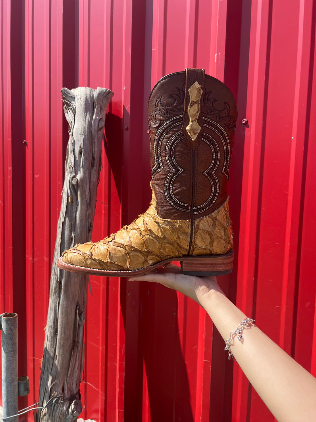 Justin sales fish boots